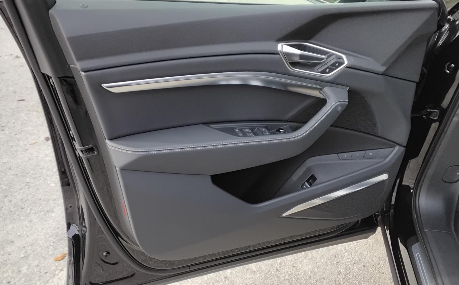 2024 Audi Q8 e-tron Premium Plus