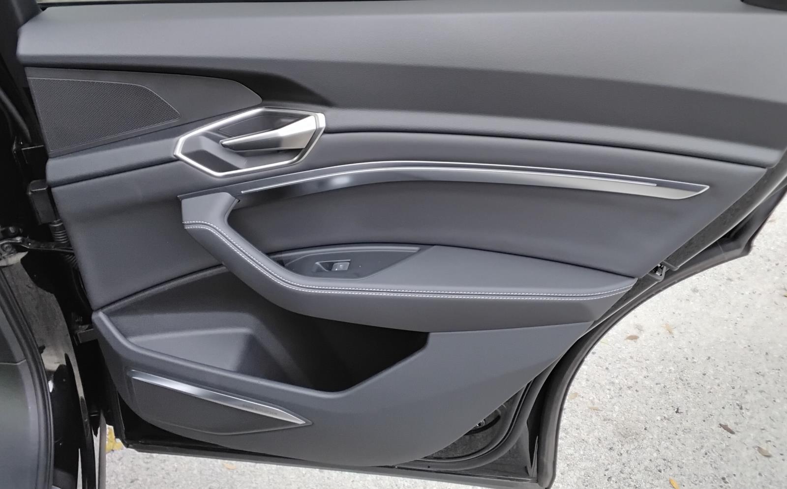 2024 Audi Q8 e-tron Premium Plus