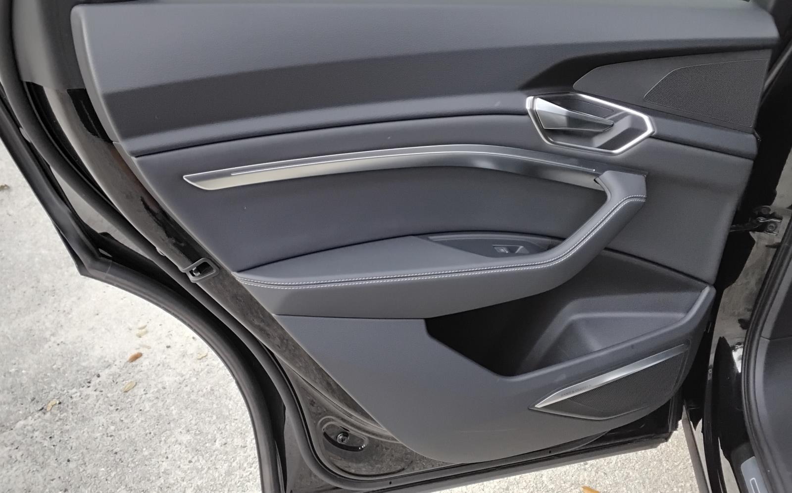 2024 Audi Q8 e-tron Premium Plus