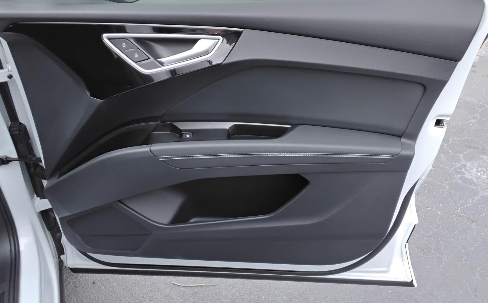 2024 Audi Q4 e-tron Premium Plus