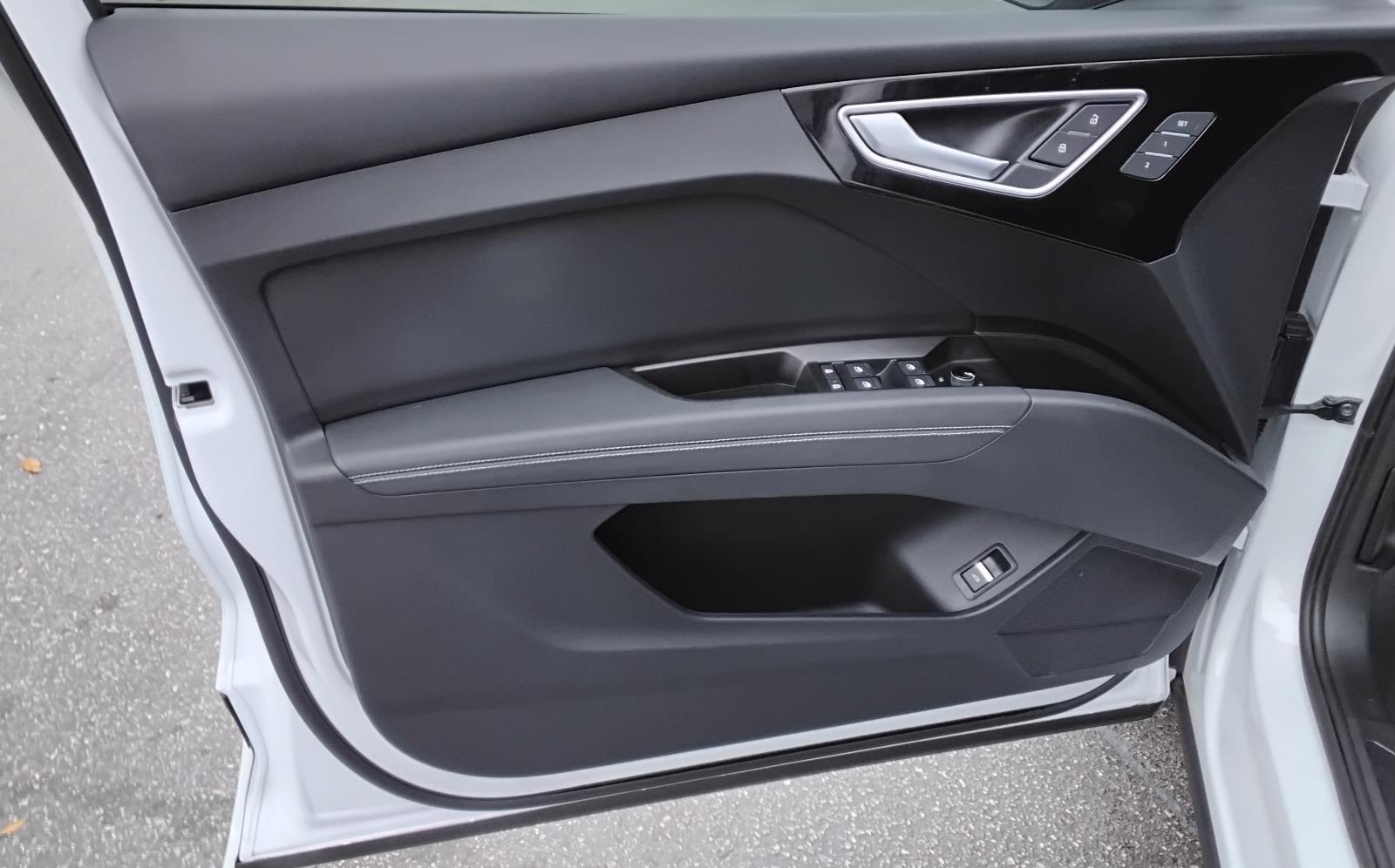 2024 Audi Q4 e-tron Premium Plus