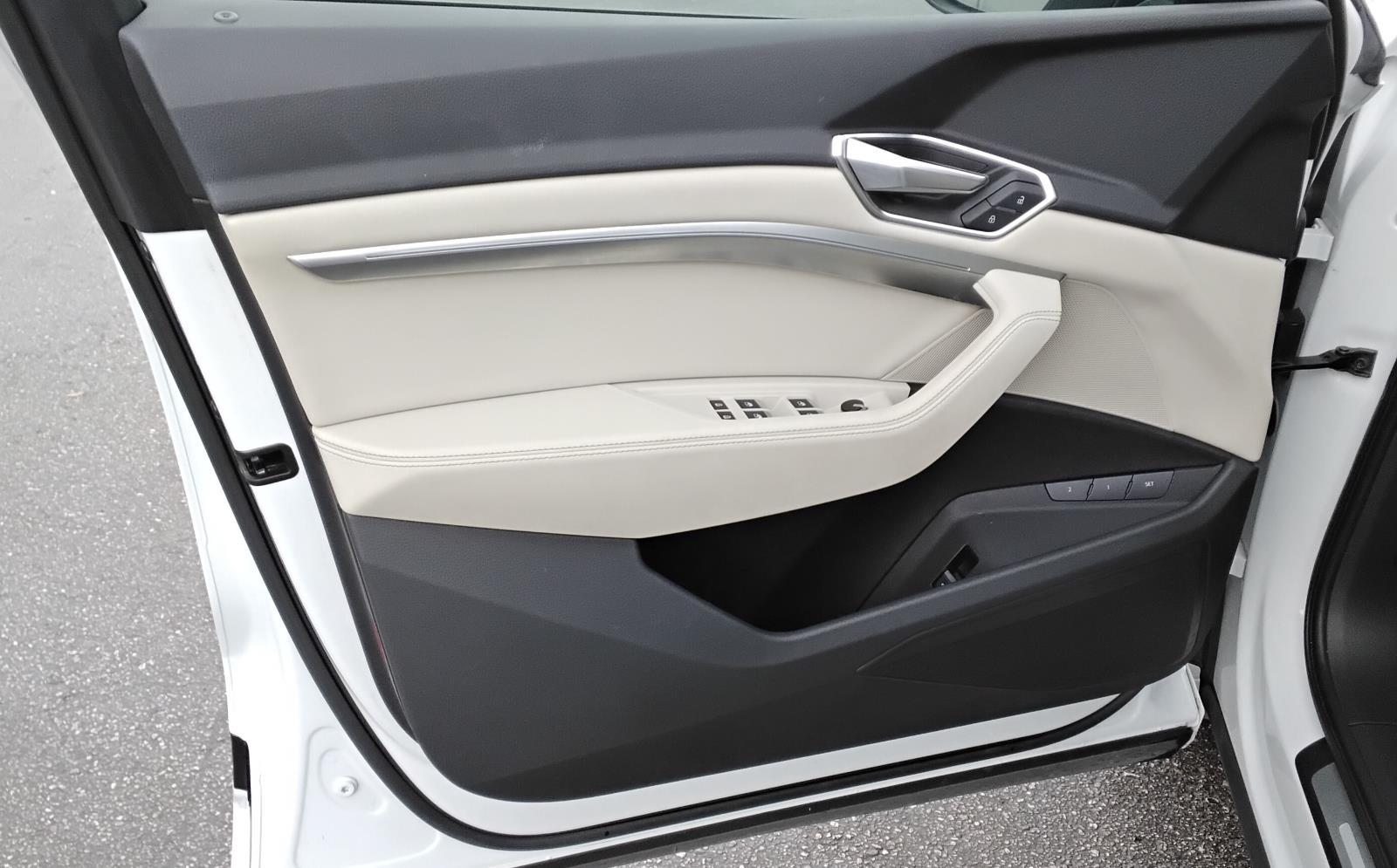 2023 Audi e-tron Premium