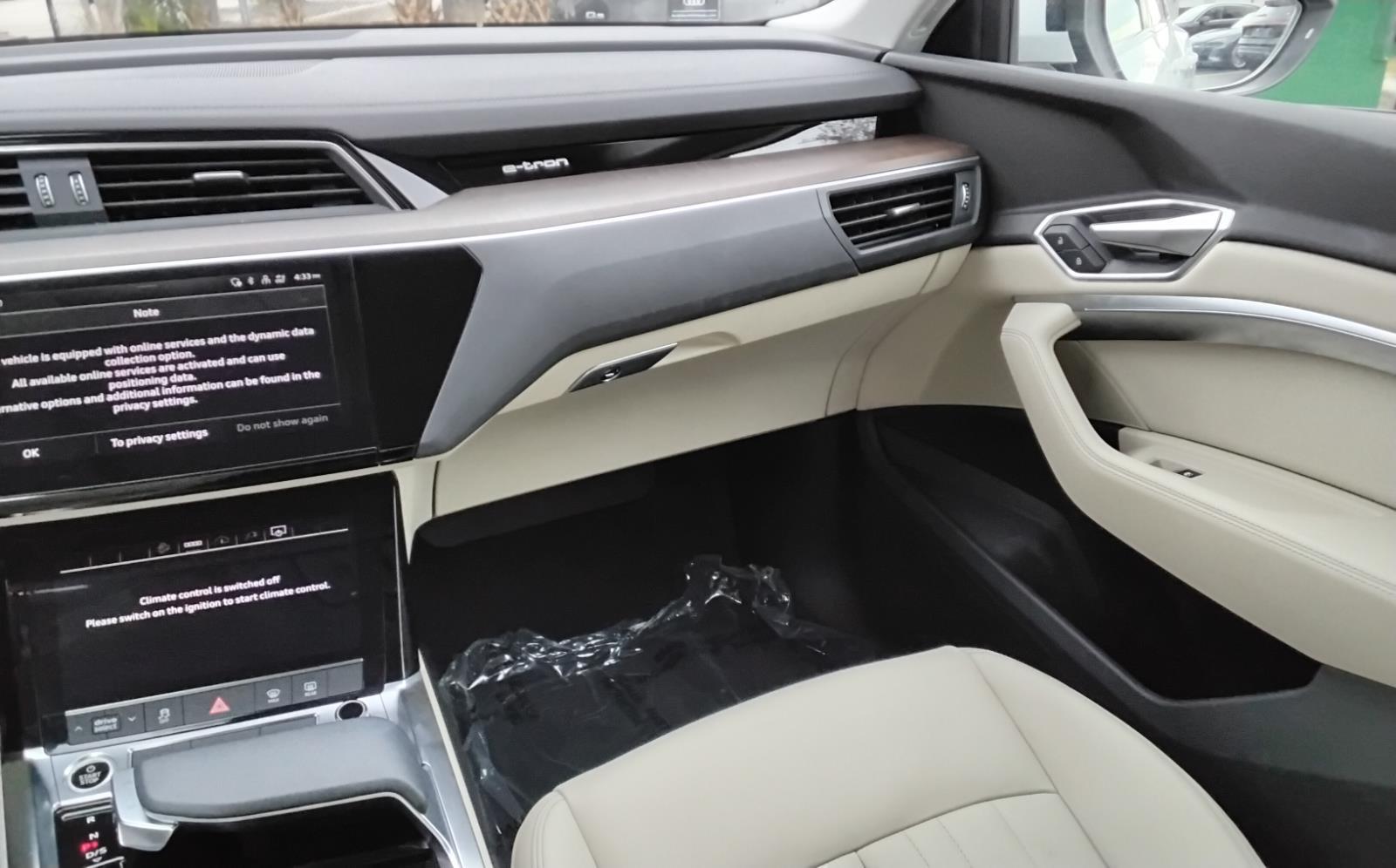 2023 Audi e-tron Premium