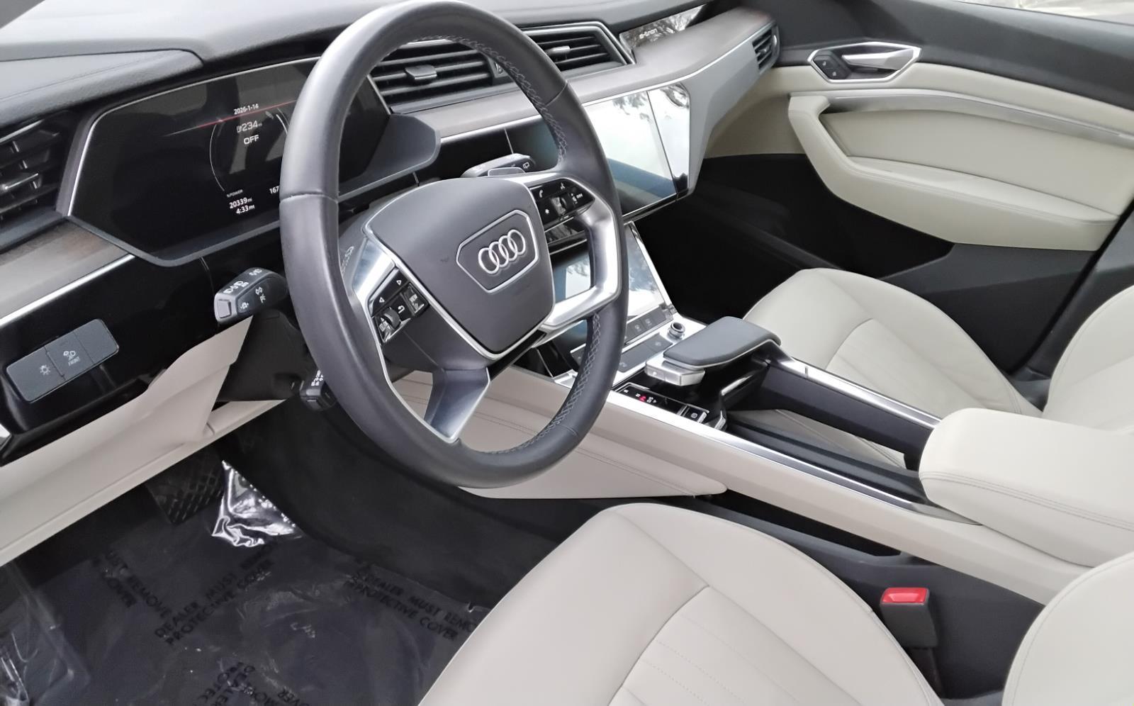 2023 Audi e-tron Premium