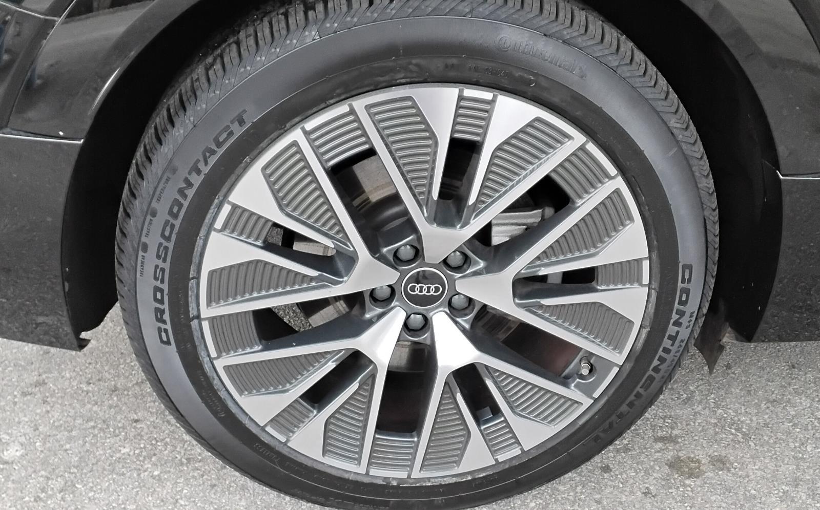 2024 Audi Q8 e-tron Sportback S line Premium Plus