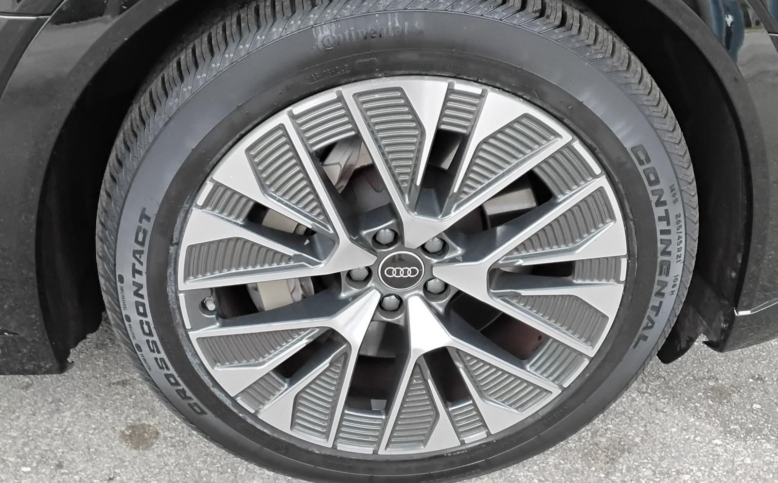 2024 Audi Q8 e-tron Sportback S line Premium Plus