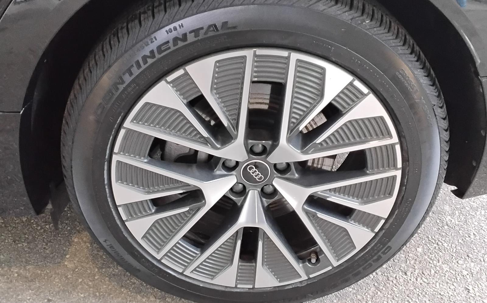 2024 Audi Q8 e-tron Sportback S line Premium Plus