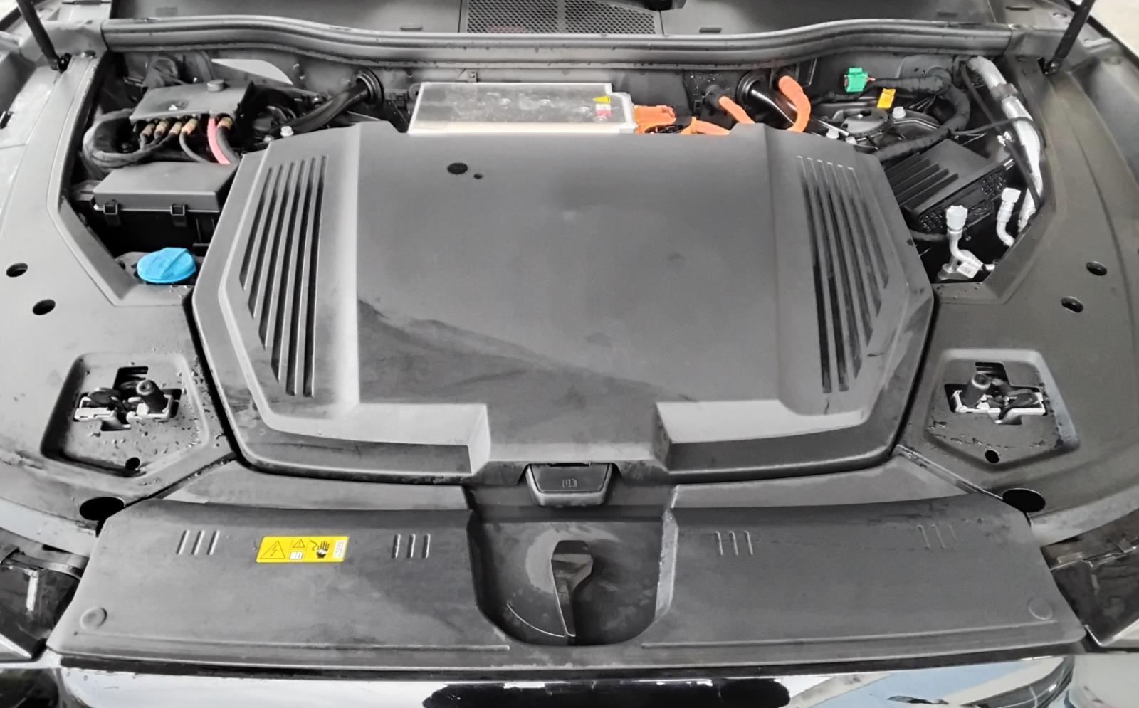 2024 Audi Q8 e-tron Sportback S line Premium Plus