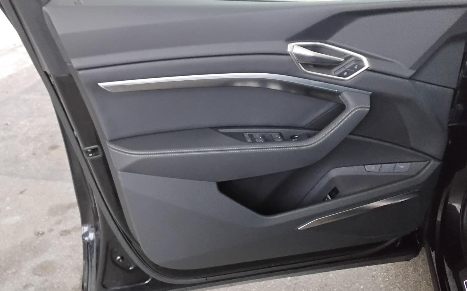 2024 Audi Q8 e-tron Sportback S line Premium Plus