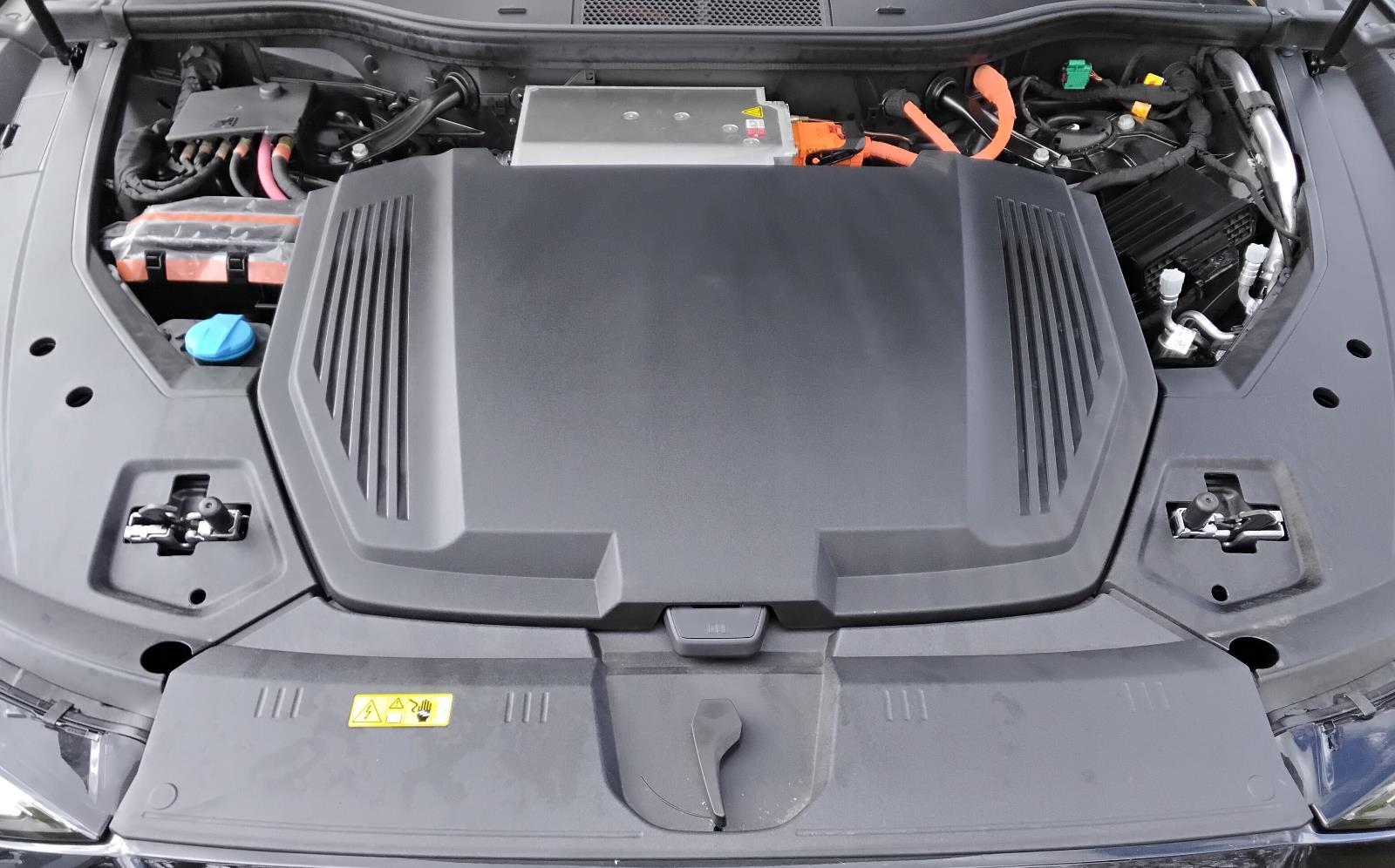 2024 Audi Q8 e-tron Premium