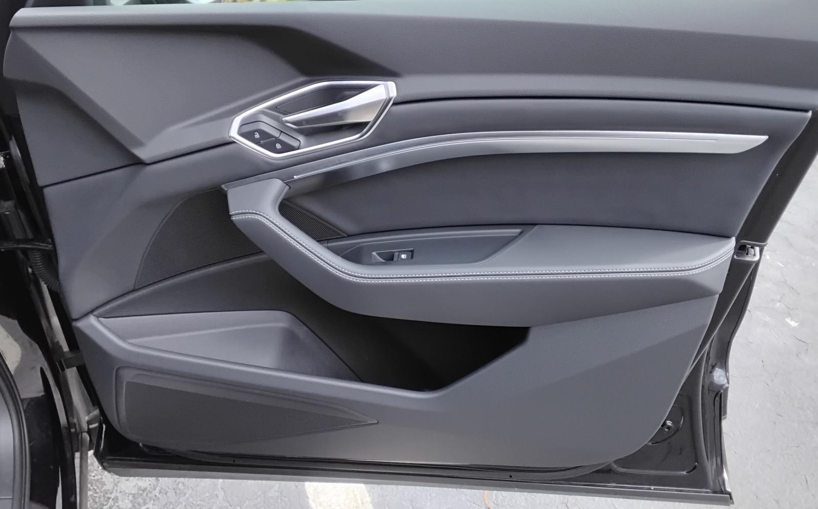 2024 Audi Q8 e-tron Premium