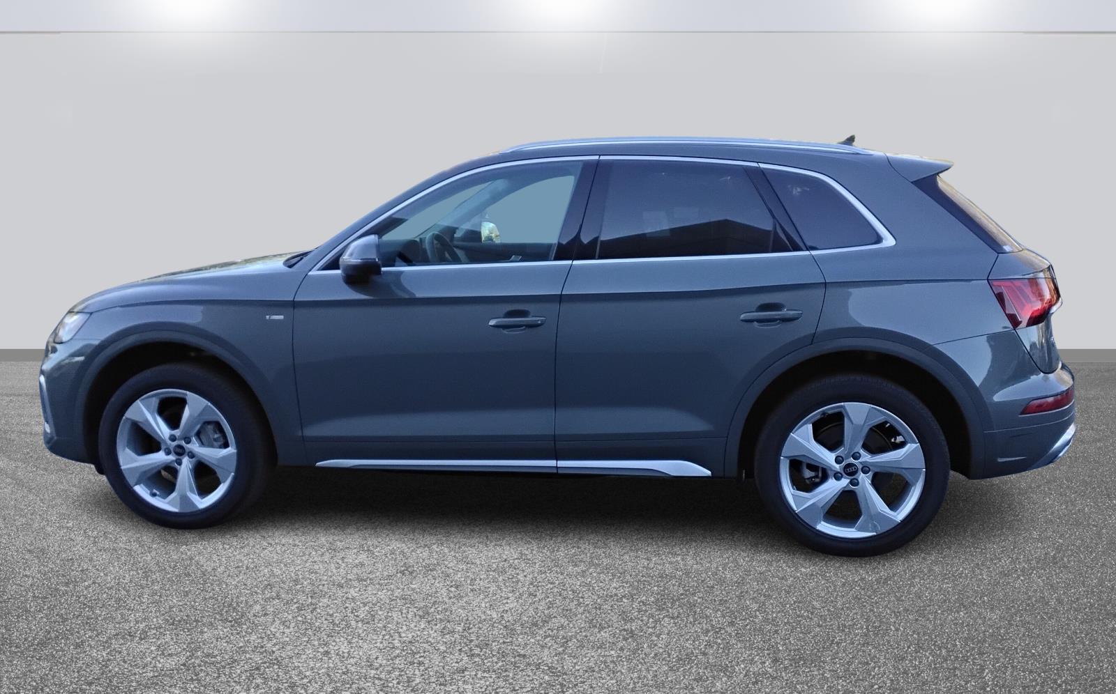 2023 Audi Q5 S line Premium Plus