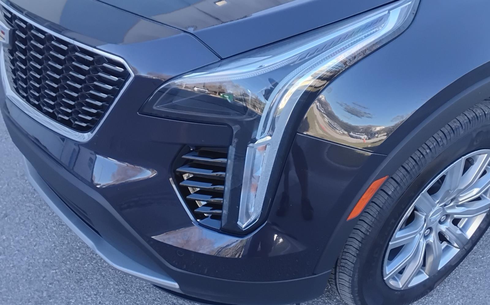 2023 Cadillac XT4 FWD Premium Luxury