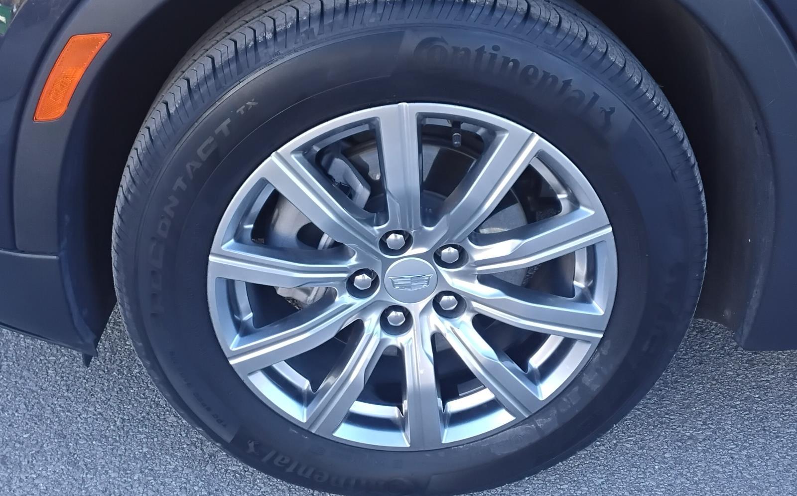 2023 Cadillac XT4 FWD Premium Luxury