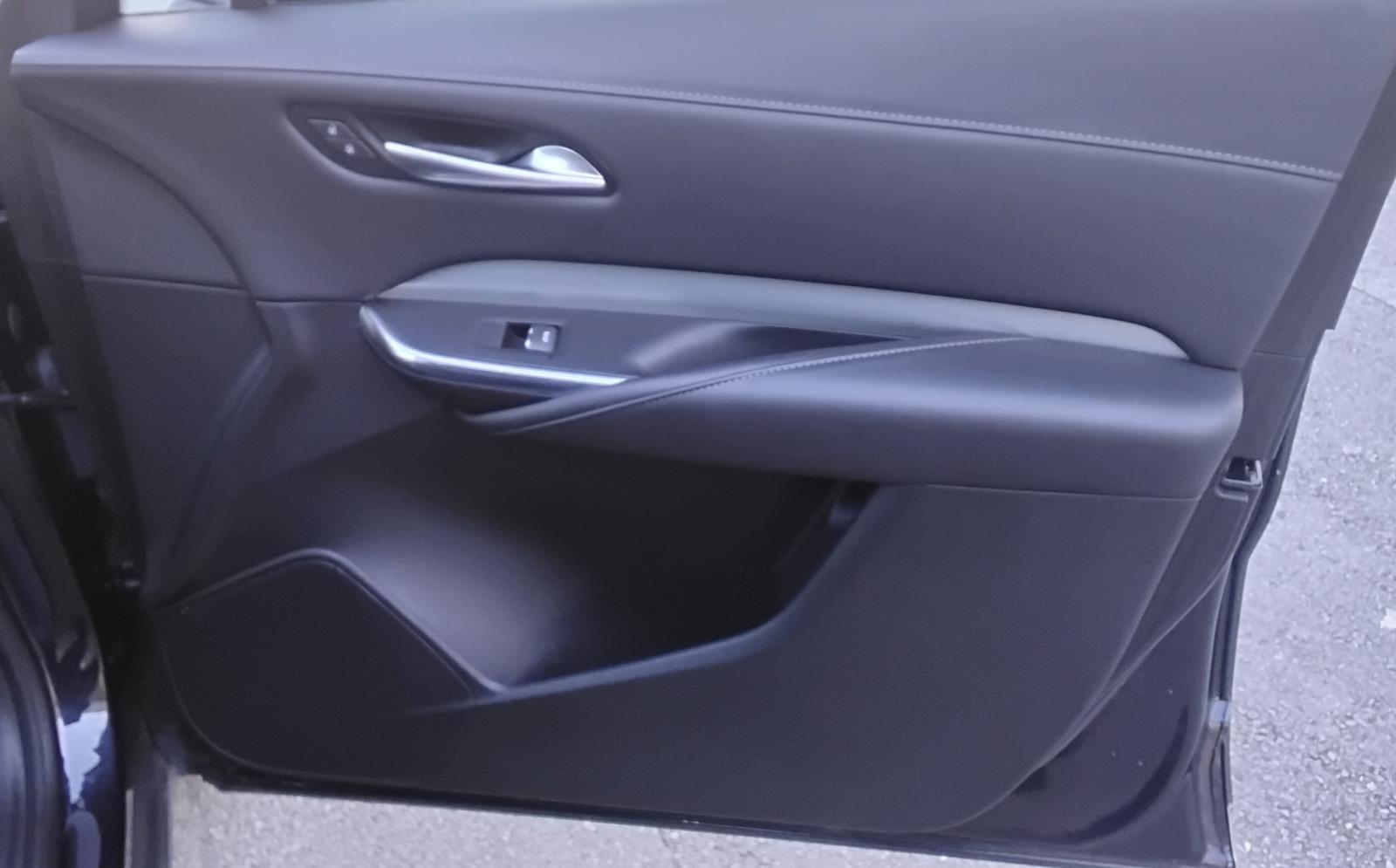 2023 Cadillac XT4 FWD Premium Luxury