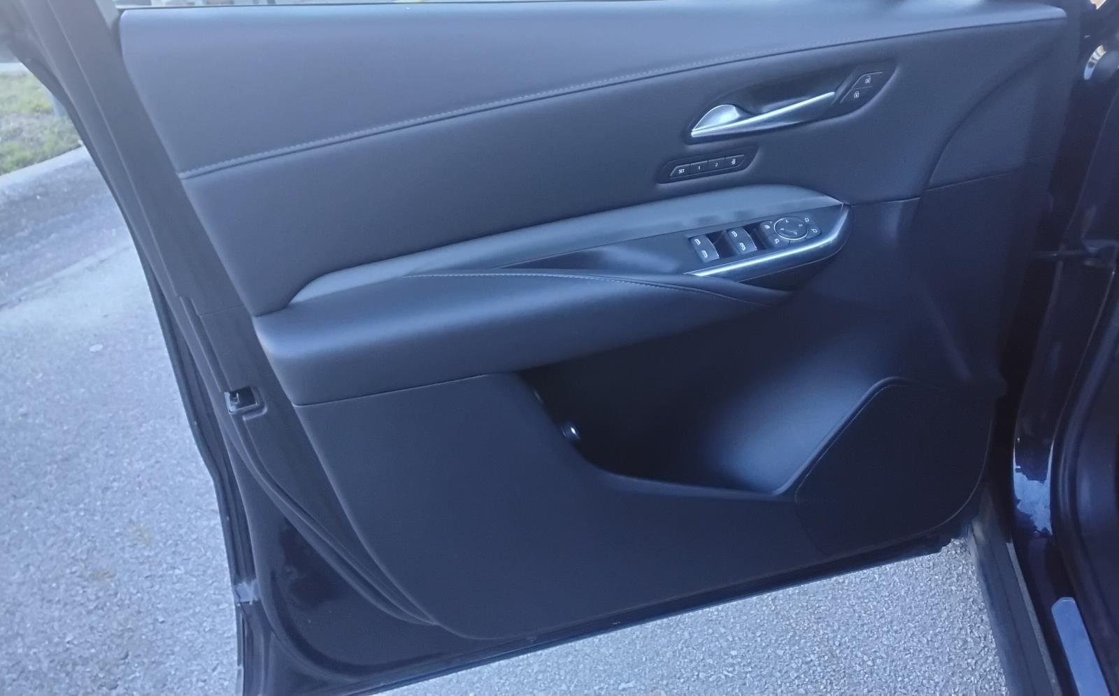 2023 Cadillac XT4 FWD Premium Luxury