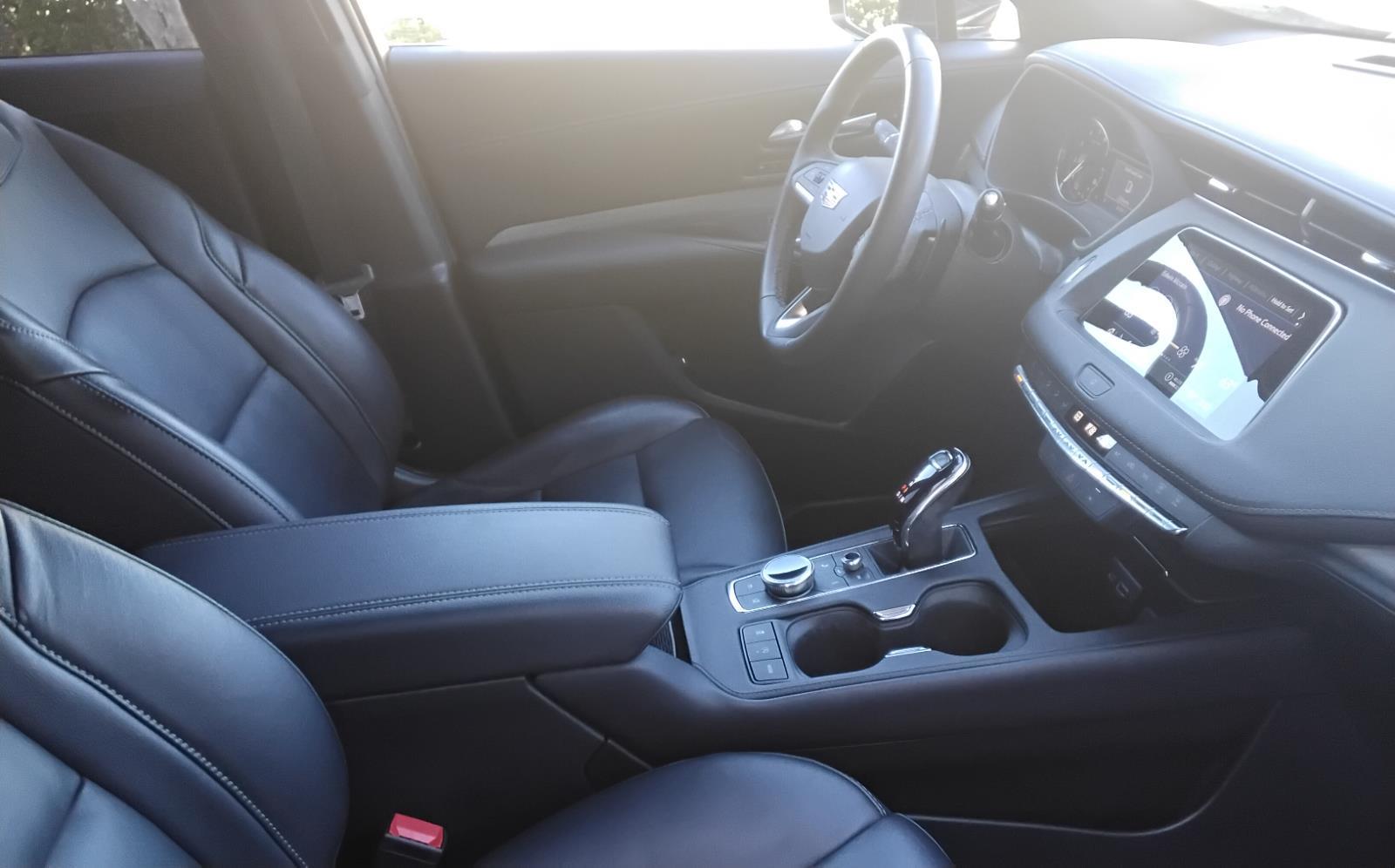 2023 Cadillac XT4 FWD Premium Luxury