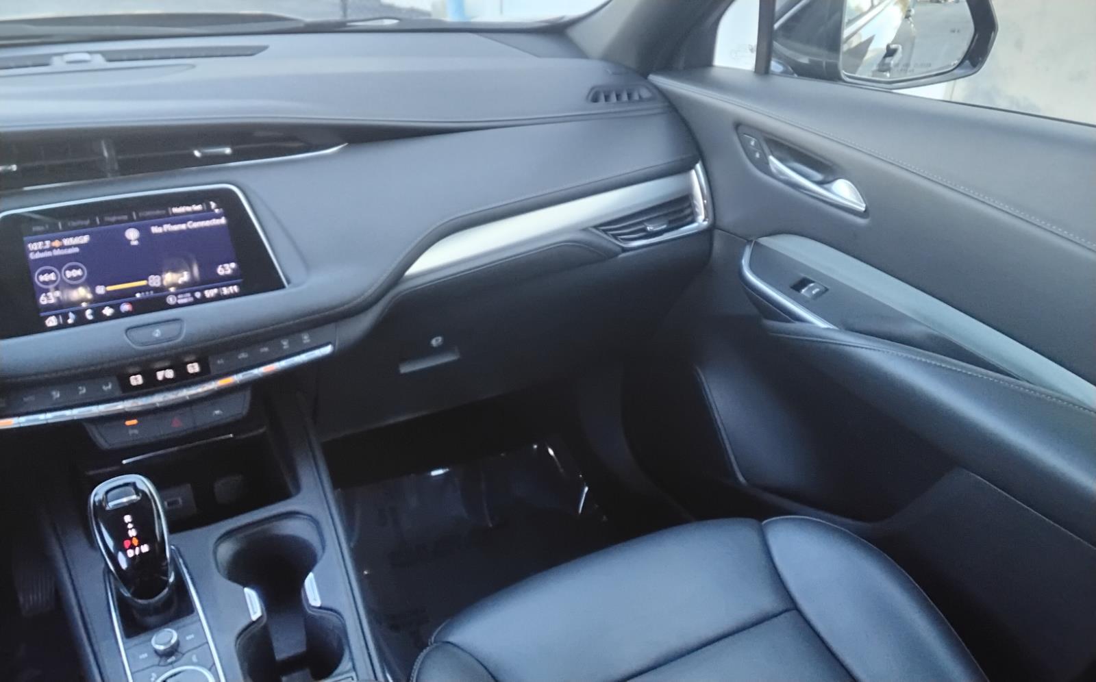 2023 Cadillac XT4 FWD Premium Luxury