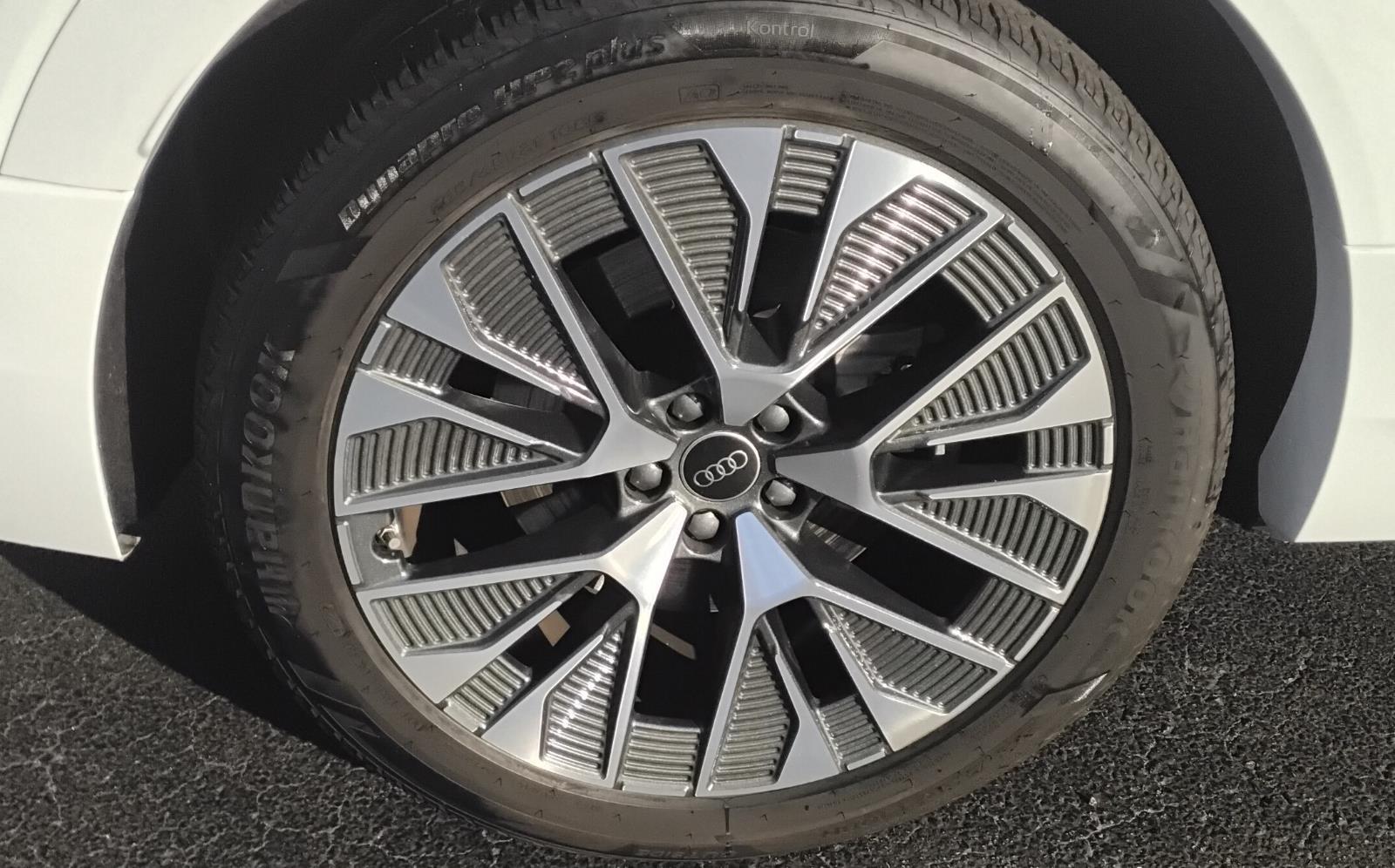 2024 Audi Q8 e-tron Premium Plus