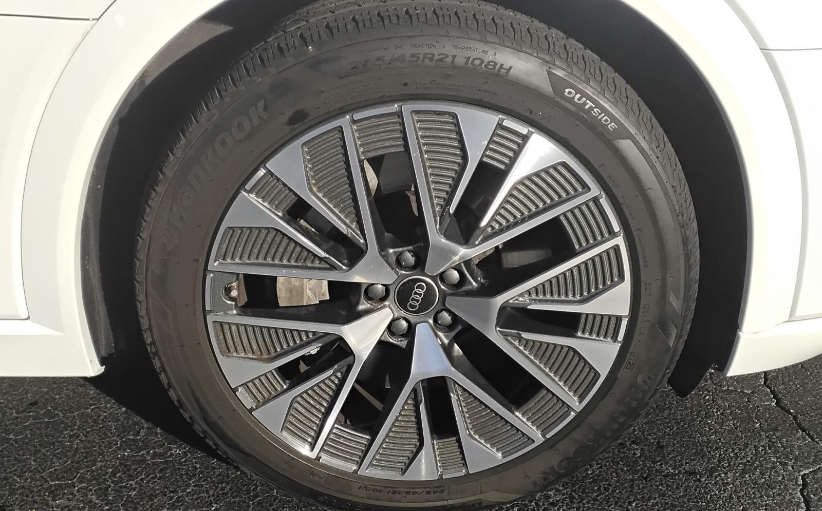 2024 Audi Q8 e-tron Premium Plus