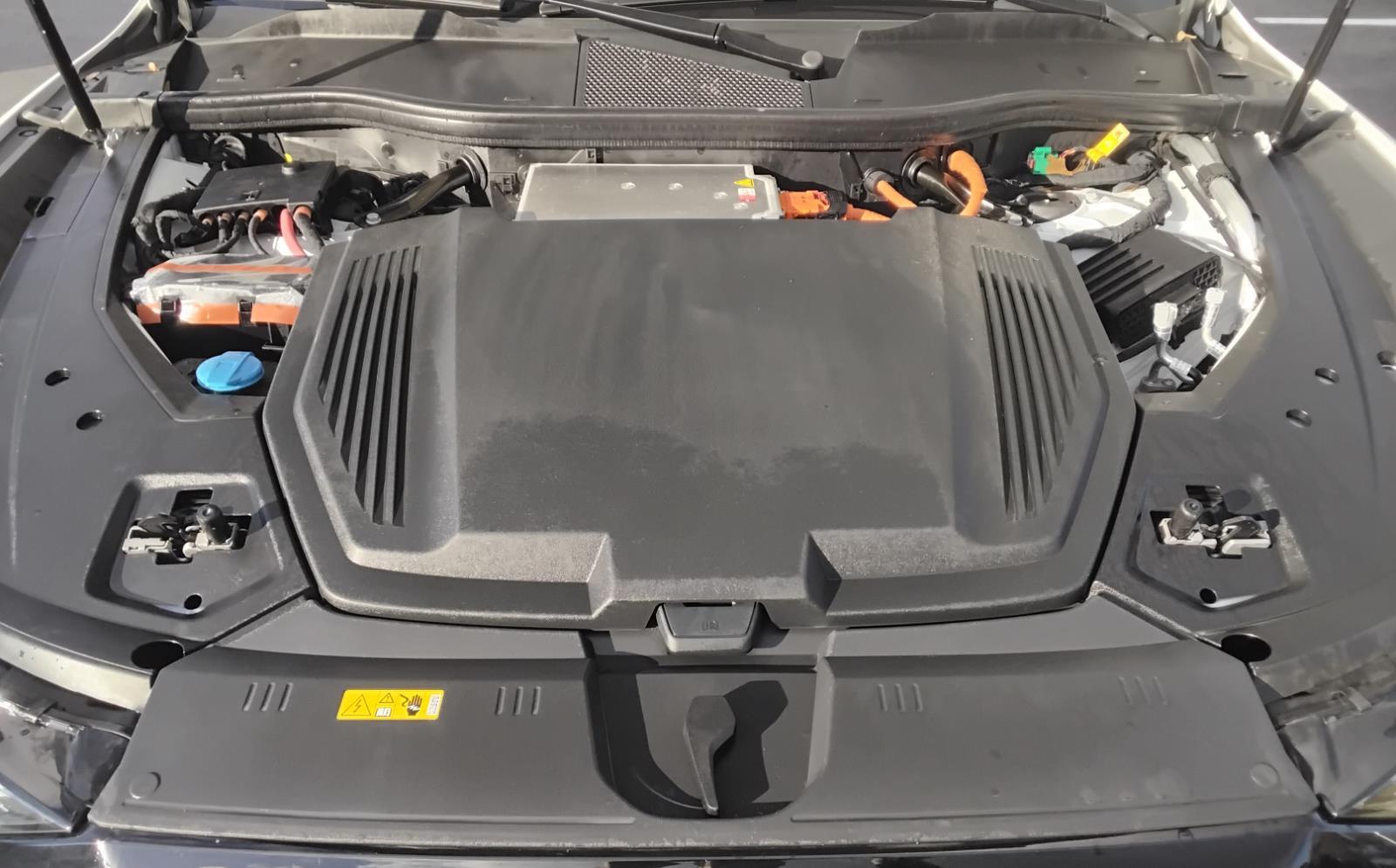 2024 Audi Q8 e-tron Premium Plus