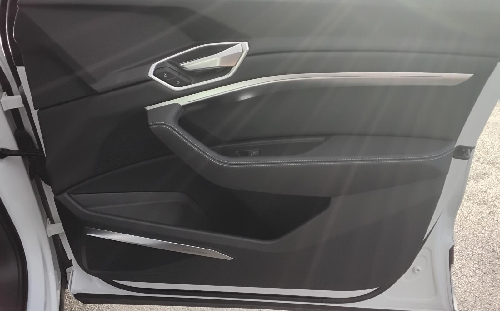 2024 Audi Q8 e-tron Premium Plus