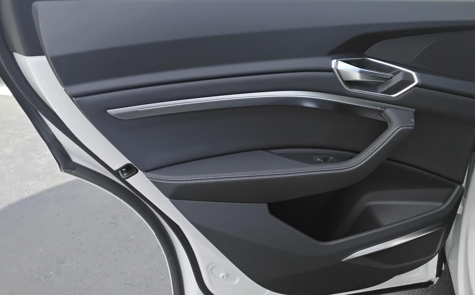 2024 Audi Q8 e-tron Premium Plus