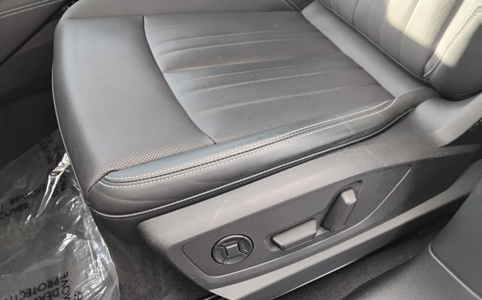 2024 Audi Q8 e-tron Premium Plus