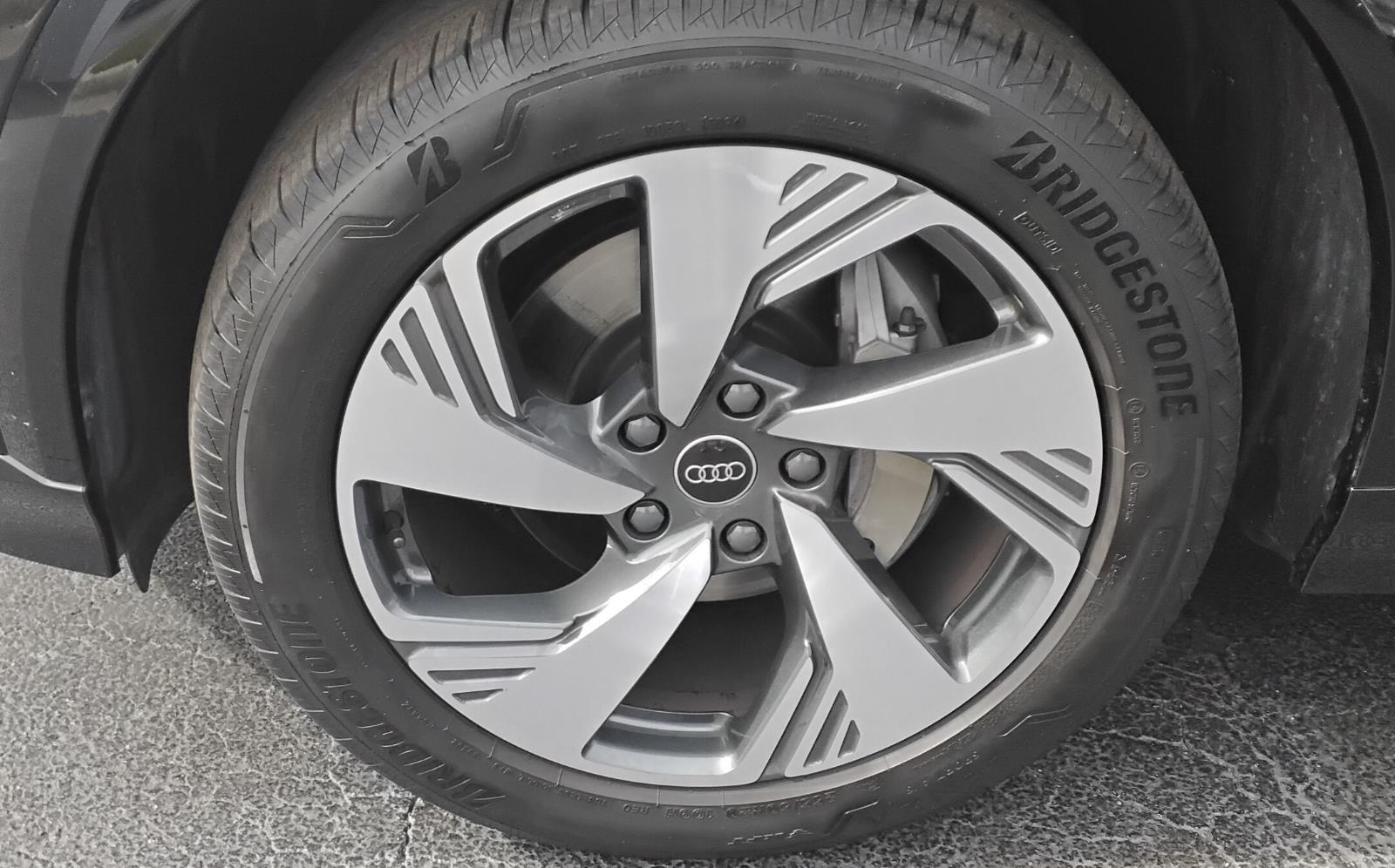 2025 Audi Q6 e-tron Premium Plus