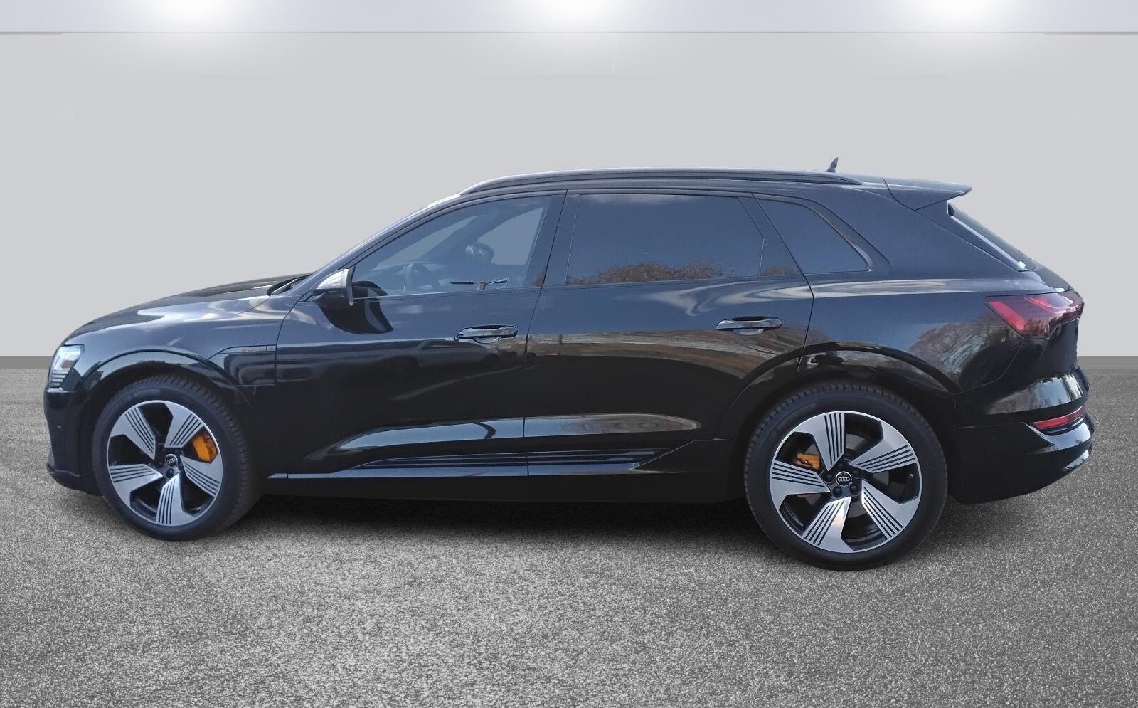 2023 Audi e-tron Premium Plus