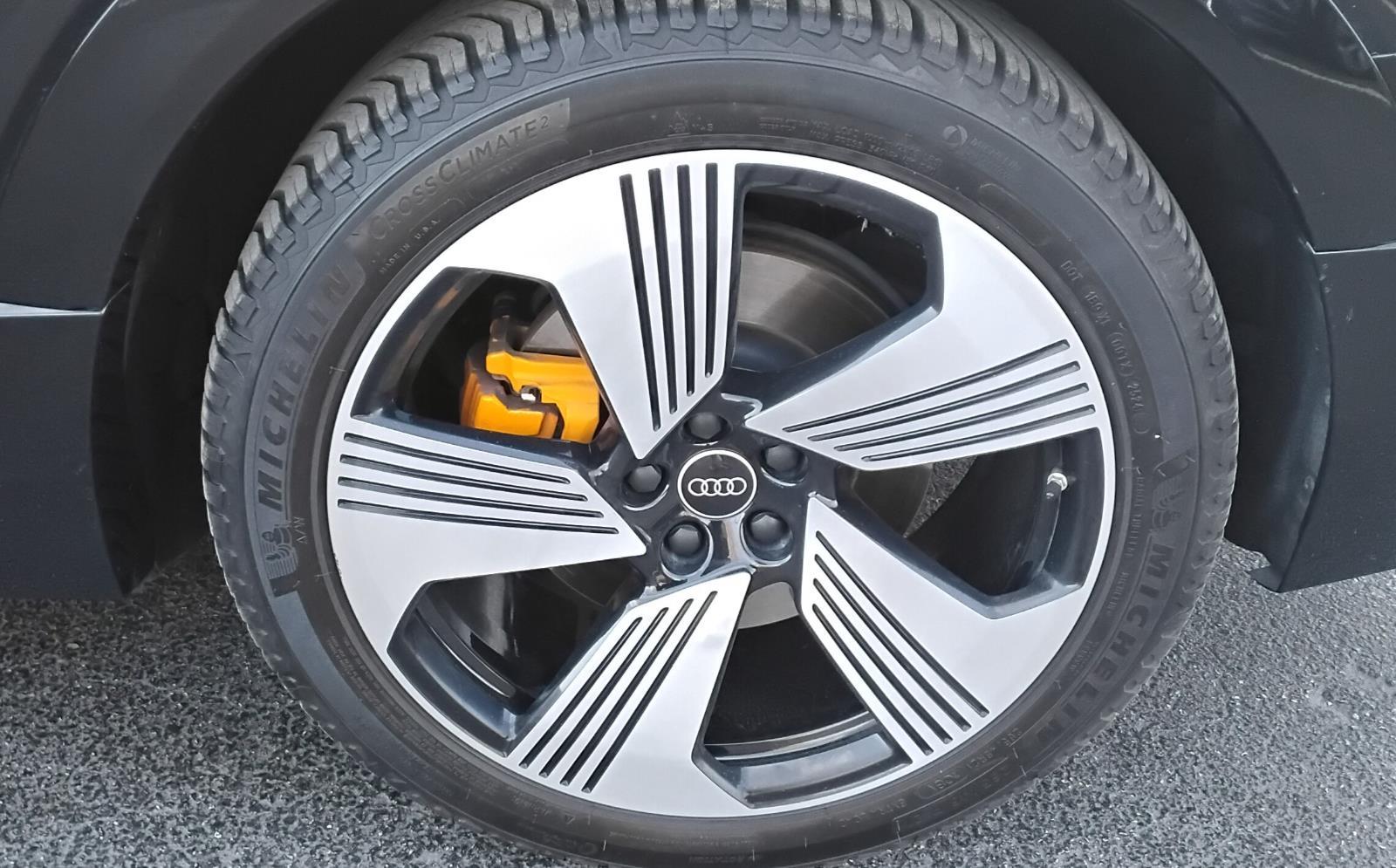 2023 Audi e-tron Premium Plus