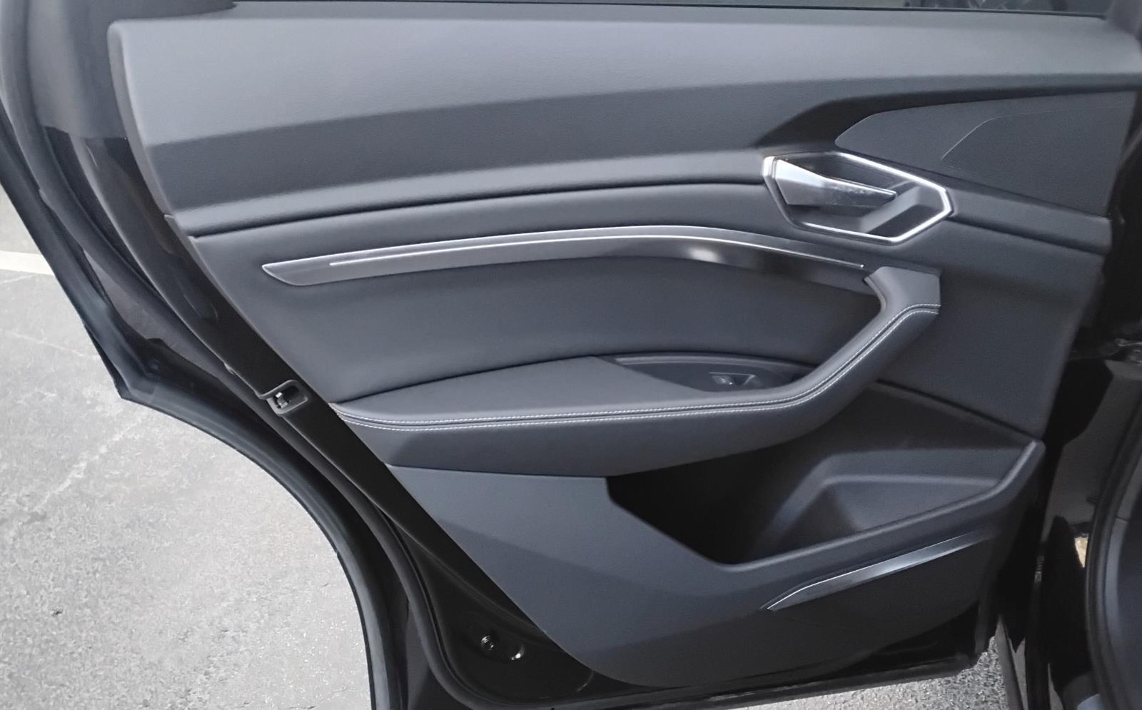 2023 Audi e-tron Premium Plus