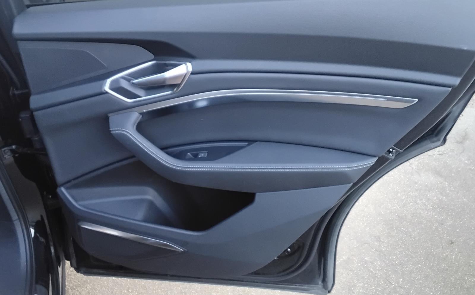 2023 Audi e-tron Premium Plus