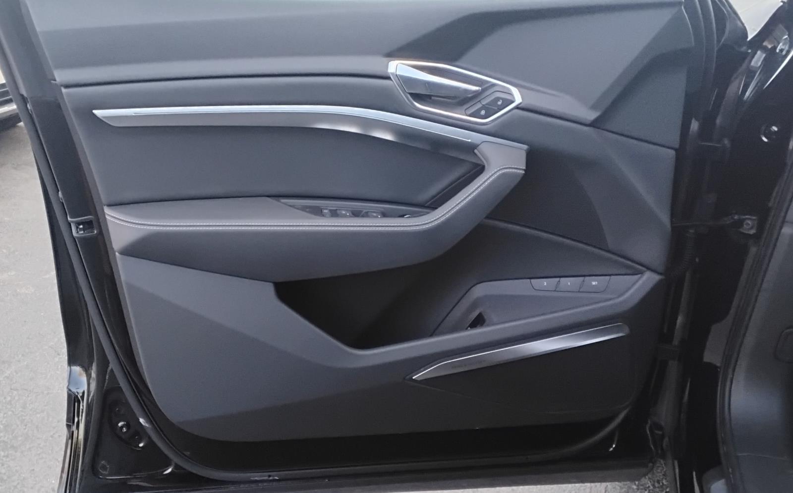 2023 Audi e-tron Premium Plus