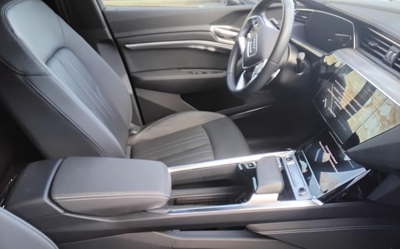 2023 Audi e-tron Premium Plus