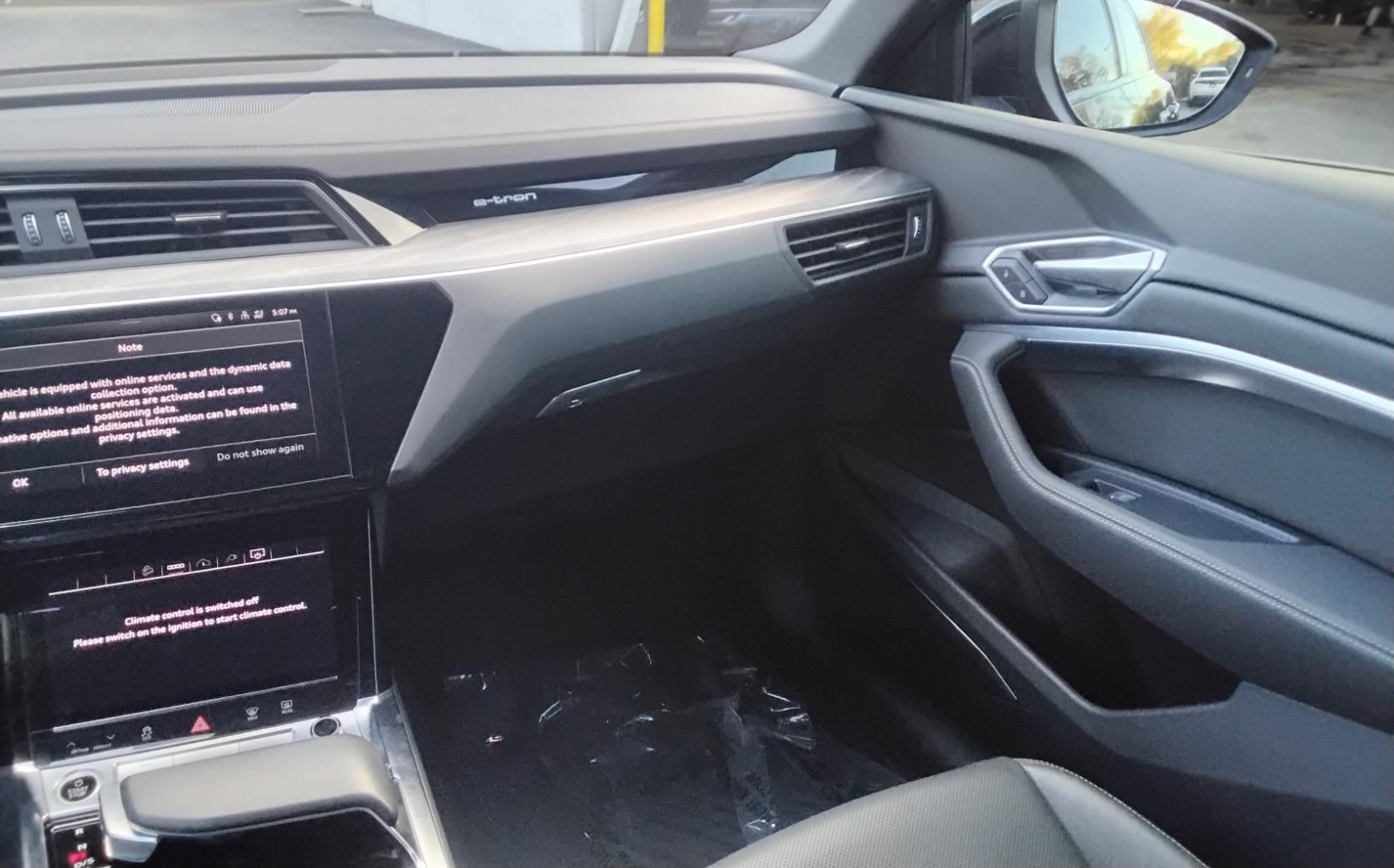 2023 Audi e-tron Premium Plus