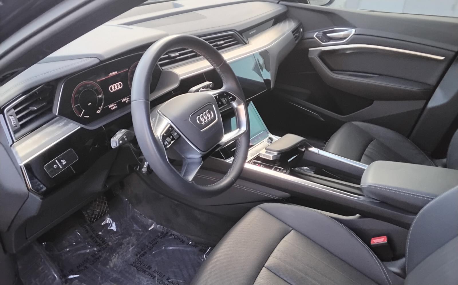 2023 Audi e-tron Premium Plus