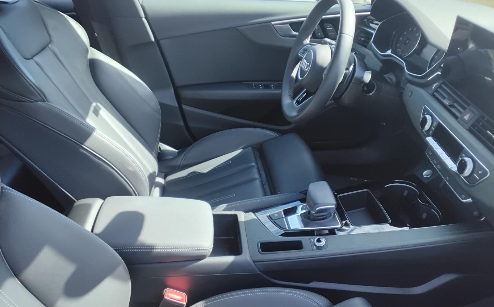 2023 Audi A4 Sedan S line Premium