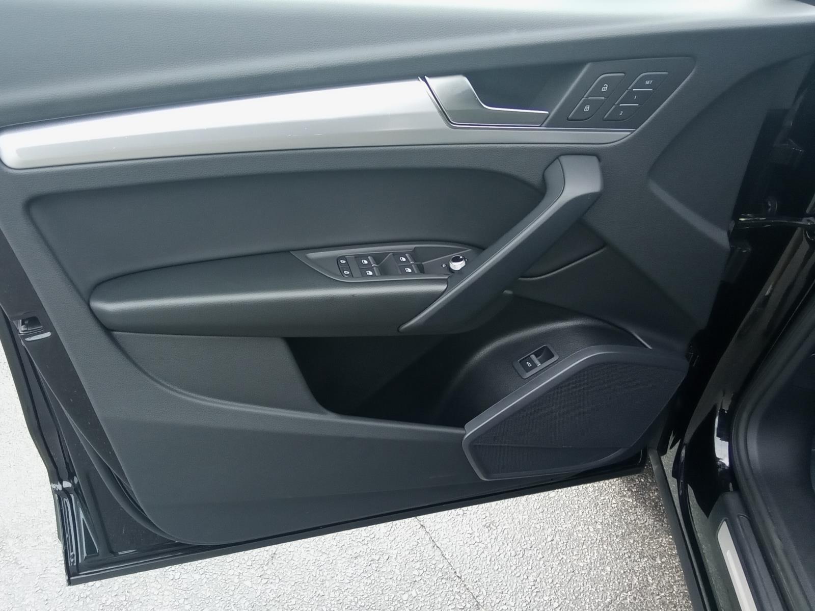 2025 Audi Q5 S line Premium