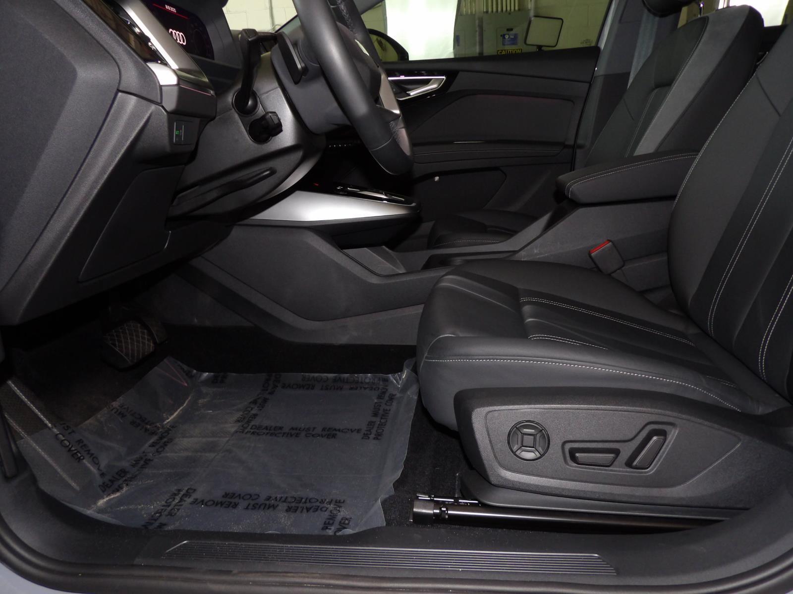 2024 Audi Q4 e-tron Premium Plus
