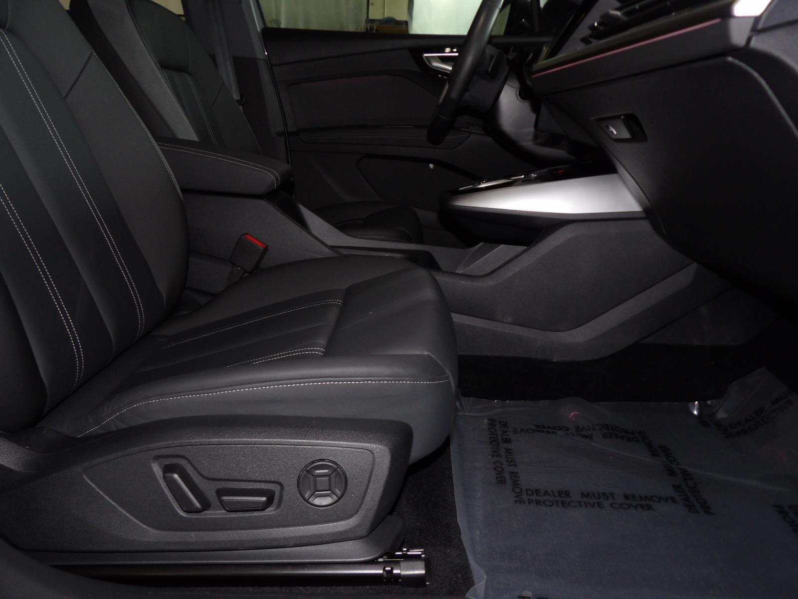 2024 Audi Q4 e-tron Premium Plus
