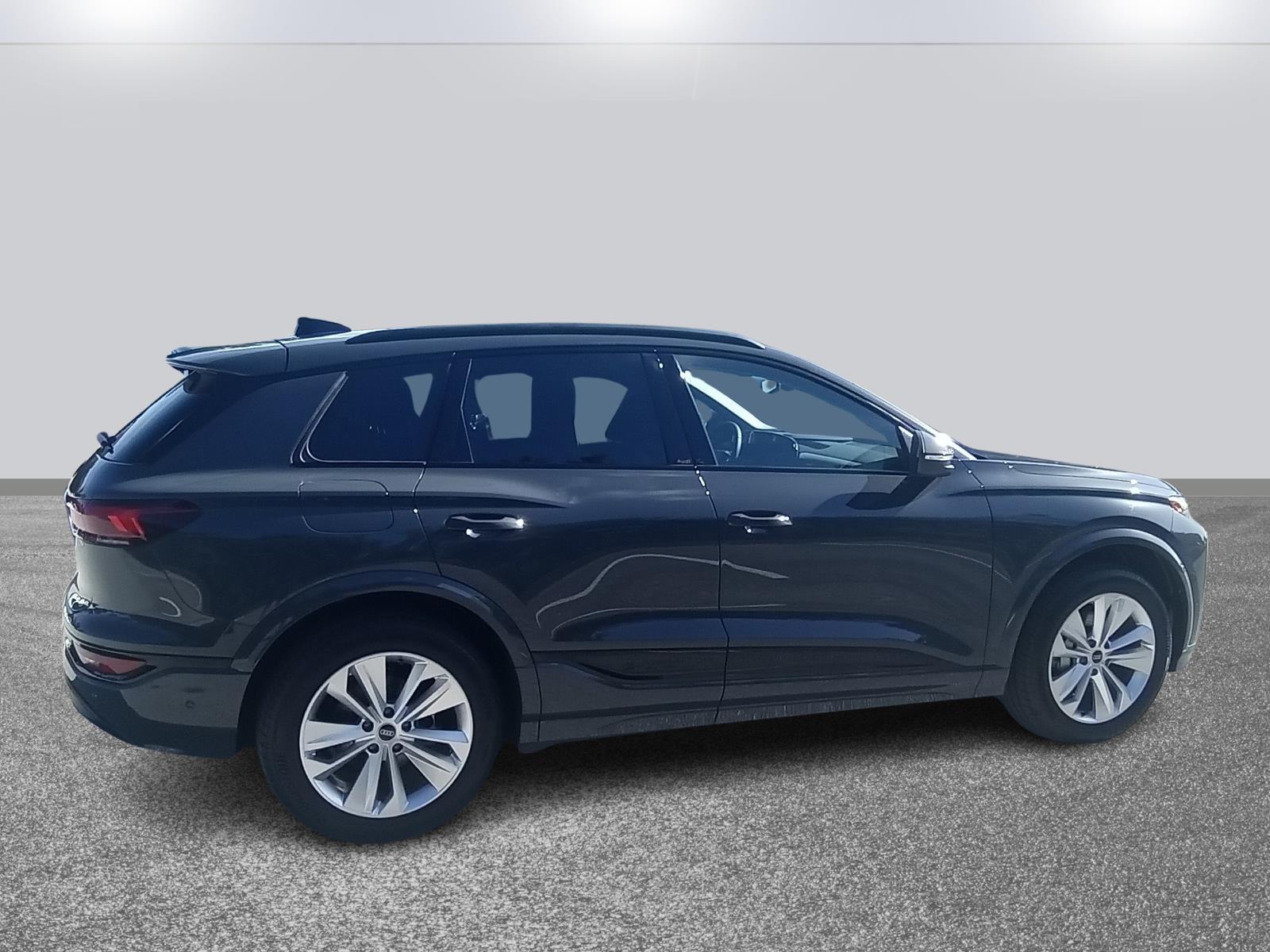 2025 Audi Q6 e-tron Premium Plus