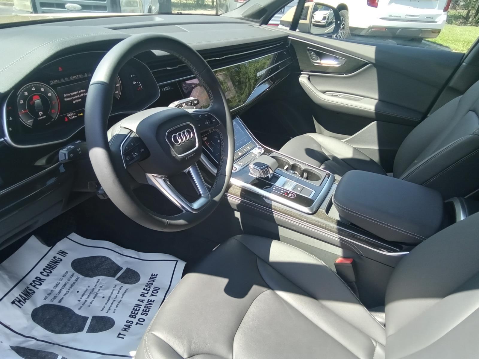 2025 Audi Q7 Premium Plus