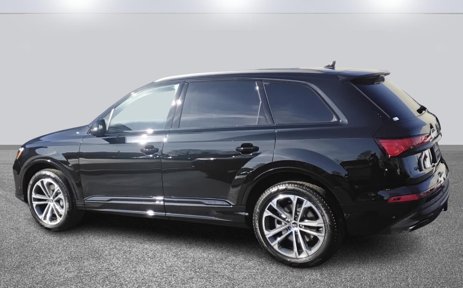 2026 Audi Q7 Premium