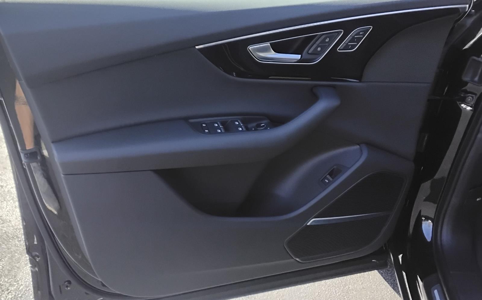 2026 Audi Q7 Premium