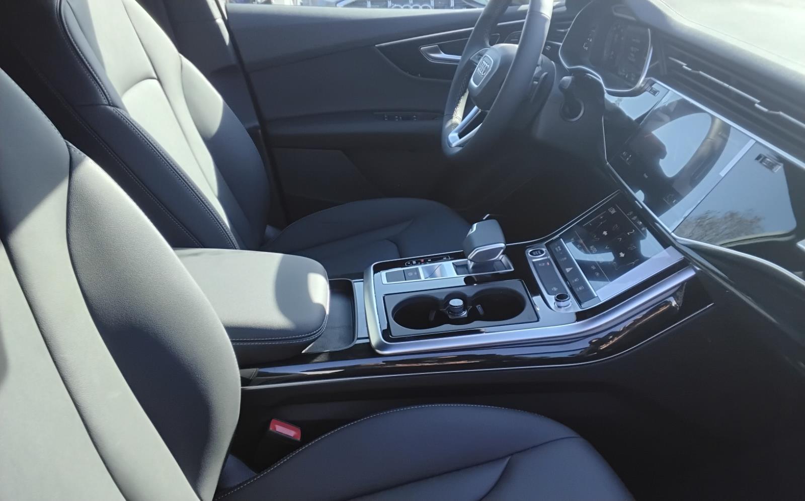 2026 Audi Q7 Premium