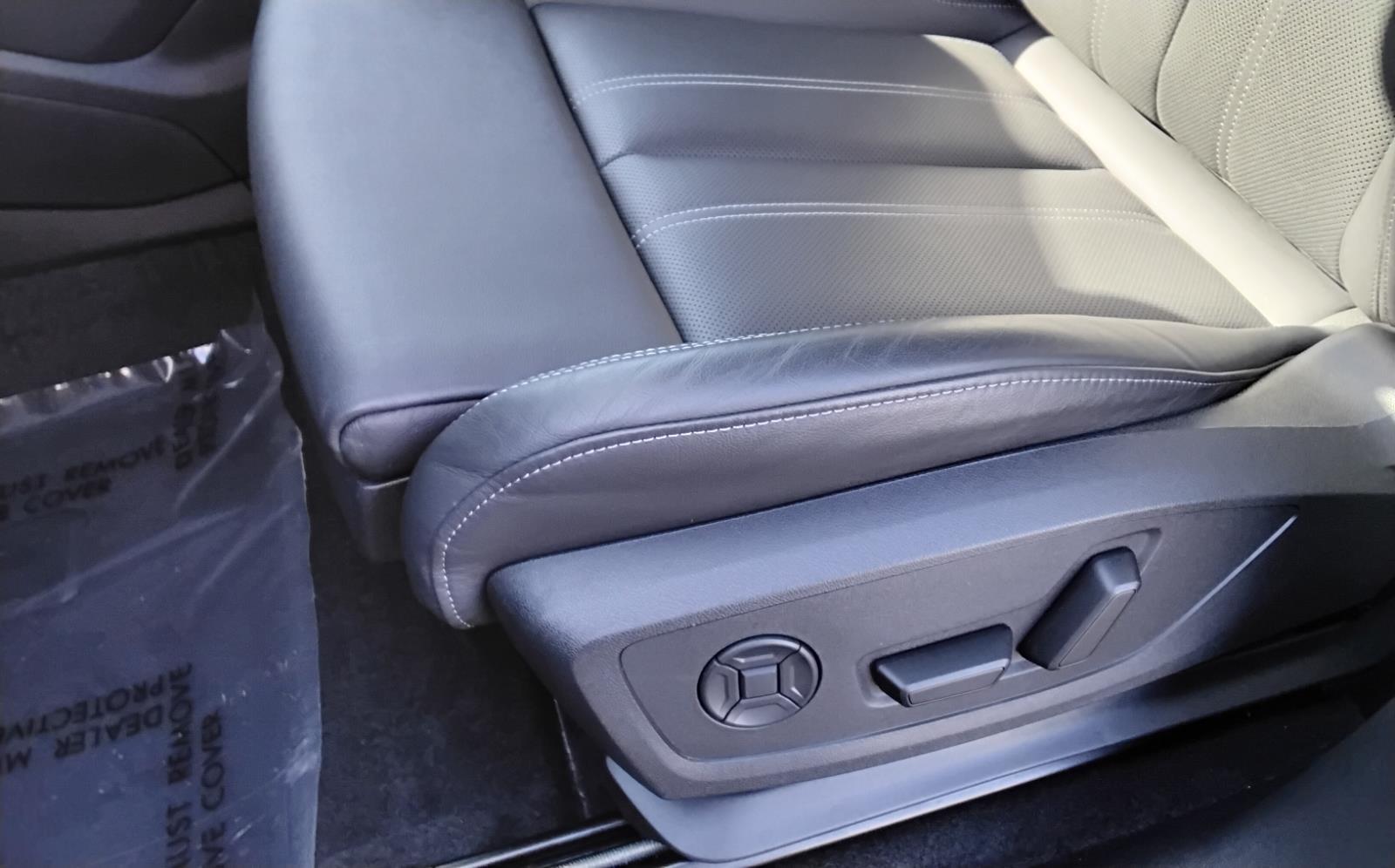 2025 Audi Q6 e-tron Premium Plus