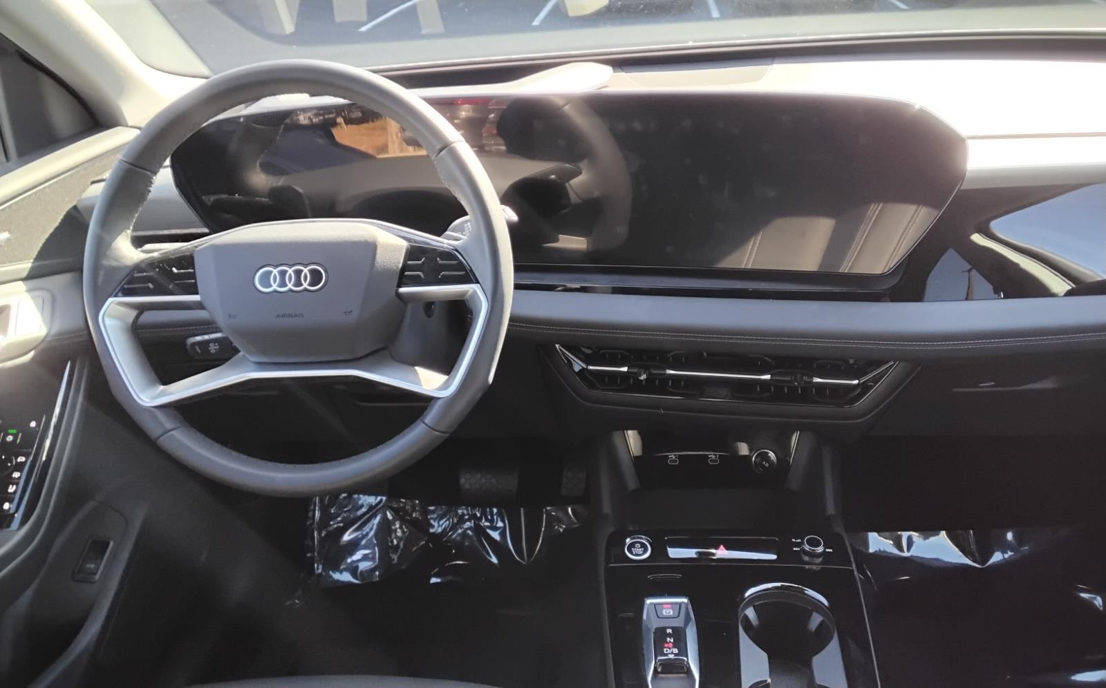 2025 Audi Q6 e-tron Premium Plus