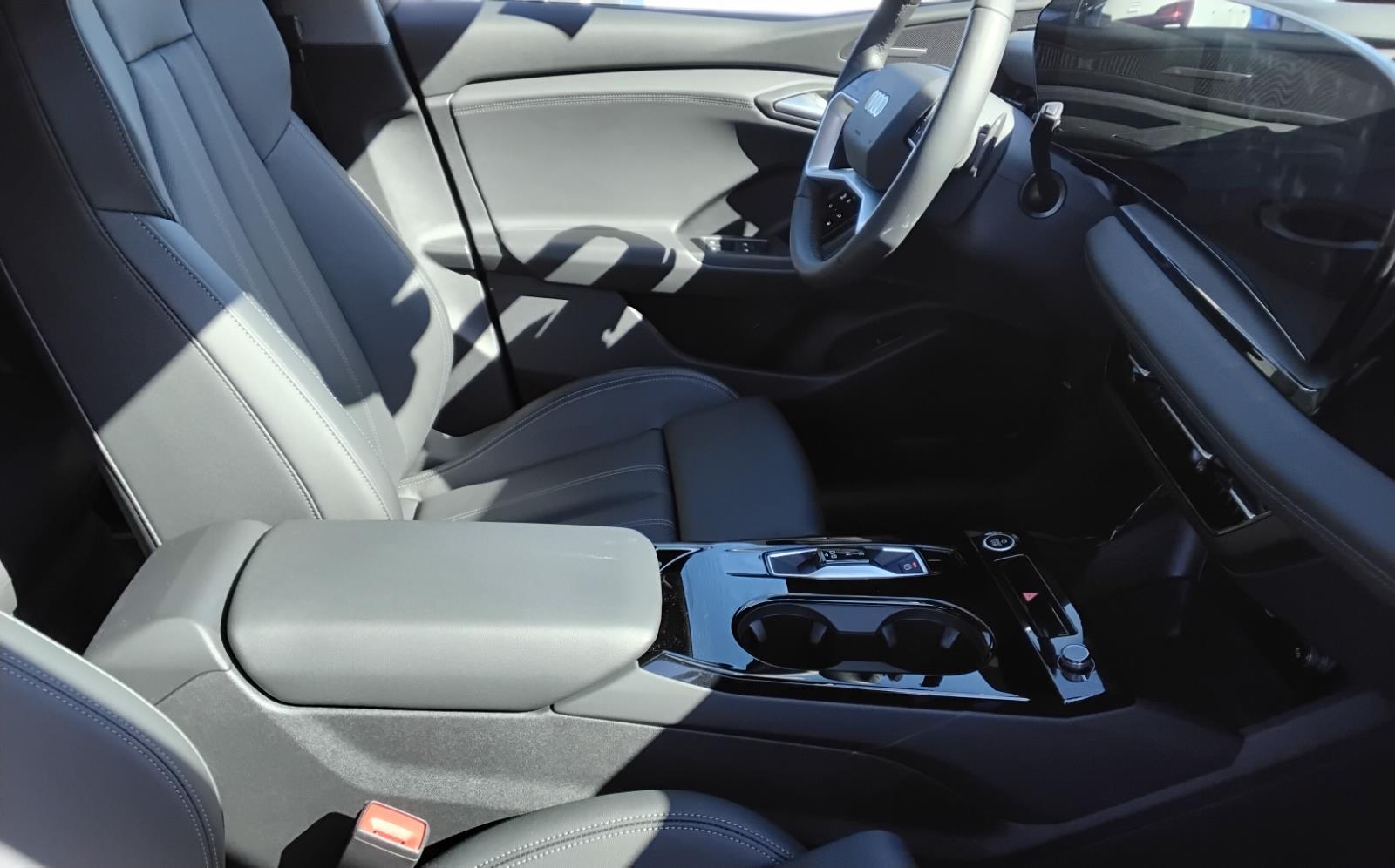 2025 Audi Q6 e-tron Premium Plus