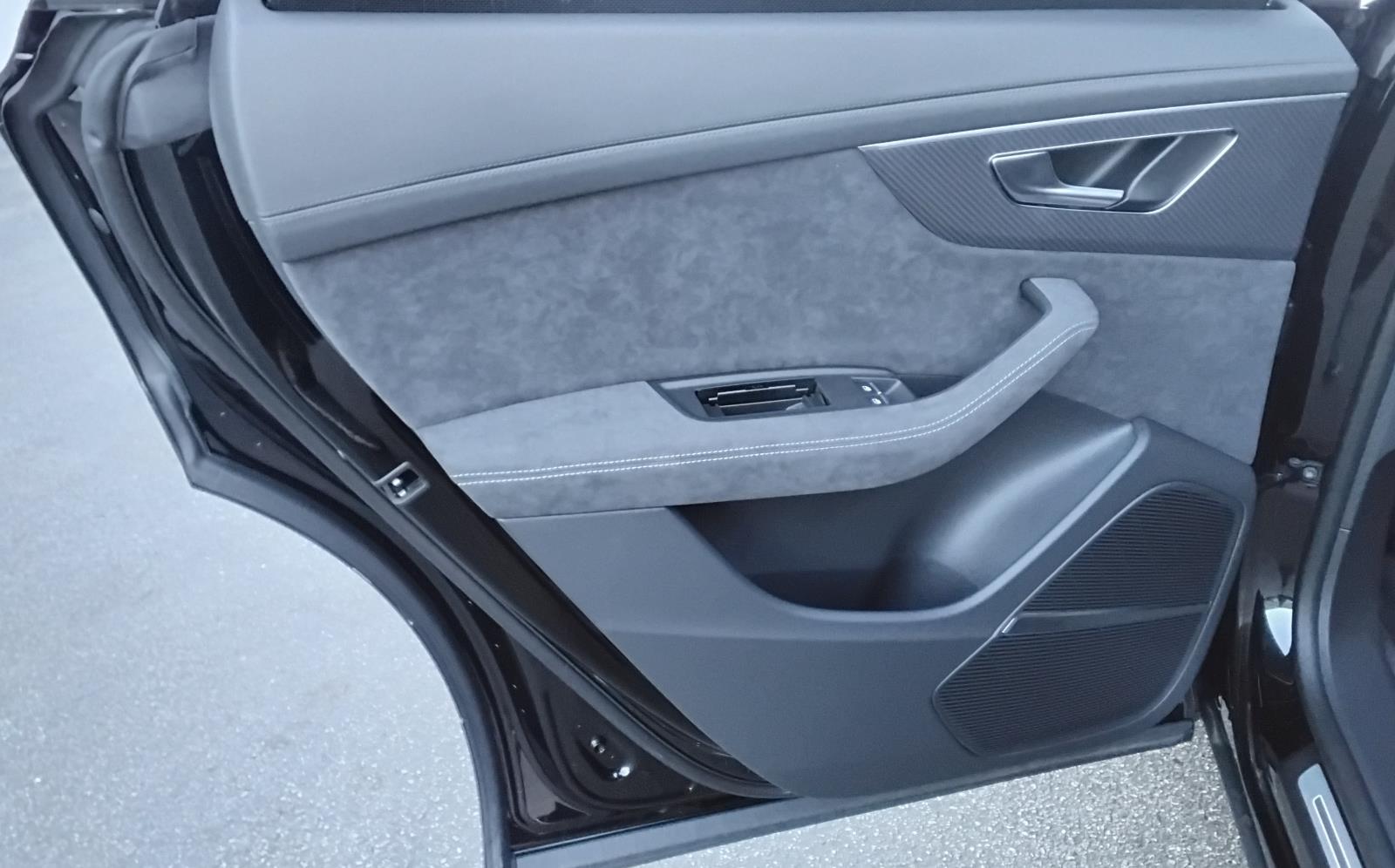 2026 Audi RS Q8 performance